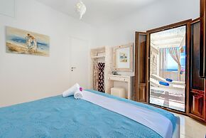 Moschatos Beach House