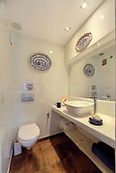 Moschatos Beach House