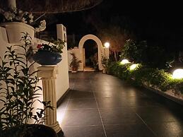 Moschatos Beach House