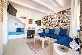 Moschatos Beach House