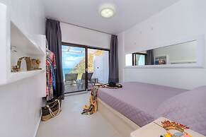 Moschatos Beach House