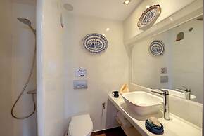 Moschatos Beach House