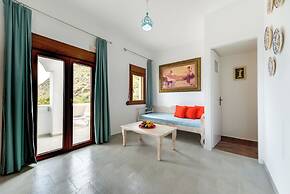 Moschatos Beach House