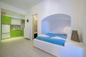 Moschatos Beach House