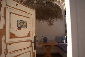 Moschatos Beach House