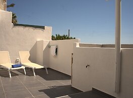 Moschatos Beach House