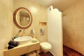 Moschatos Beach House