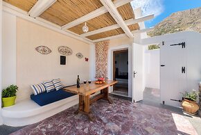 Moschatos Beach House