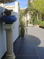 Moschatos Beach House