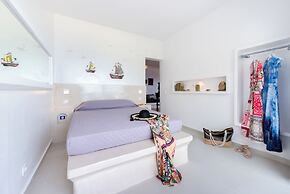 Moschatos Beach House