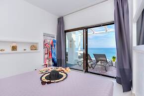 Moschatos Beach House