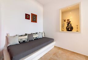 Moschatos Beach House