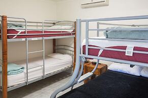 Tasman Holiday Parks-Cairns Cool Waters