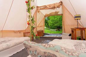 Wood Cabin & 4 Large Bell Tents - Hapus Hideaway
