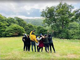 Wood Cabin & 4 Large Bell Tents - Hapus Hideaway