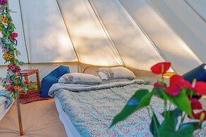 Wood Cabin & 4 Large Bell Tents - Hapus Hideaway