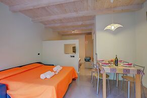 Orange Apartment Desenzano With Wi-fi
