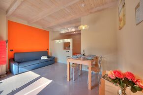 Orange Apartment Desenzano With Wi-fi
