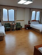 Munkyung Tourist Hotel