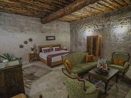 Kalsedon Cave Suites