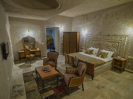 Kalsedon Cave Suites