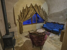 Kalsedon Cave Suites