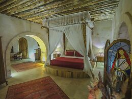 Kalsedon Cave Suites