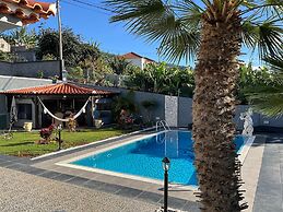 Funchal Apt- Sleeps 2 - Pool & Parking - Madeira