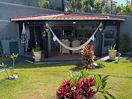 Funchal Apt- Sleeps 2 - Pool & Parking - Madeira