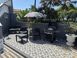 Funchal Apt- Sleeps 2 - Pool & Parking - Madeira
