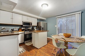 Hillyer Manner - Comfy Townhouse In Great Location! 3 Bedroom Townhous