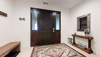 Snowcreek VII 1403 Deluxe Townhouse, Stunning Mountain Views, 2 Car Ga