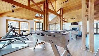 Snowcreek VII 1403 Deluxe Townhouse, Stunning Mountain Views, 2 Car Ga