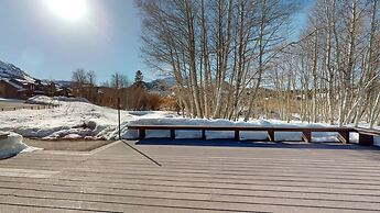 Snowcreek VII 1403 Deluxe Townhouse, Stunning Mountain Views, 2 Car Ga