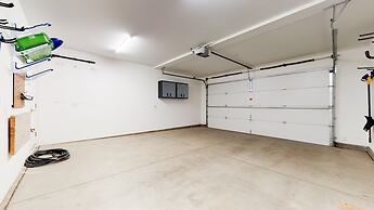 Snowcreek VII 1403 Deluxe Townhouse, Stunning Mountain Views, 2 Car Ga