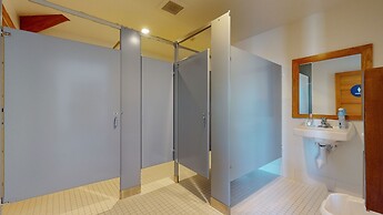 Snowcreek VII 1403 Deluxe Townhouse, Stunning Mountain Views, 2 Car Ga