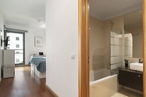 Apartment With Pool and Gym, Piornais Residence I