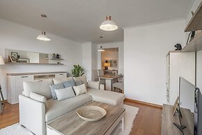 Apartment With Pool and Gym, Piornais Residence I