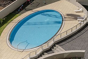 Apartment With Pool and Gym, Piornais Residence I