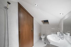 Duplex With sea View, Reis Magos V