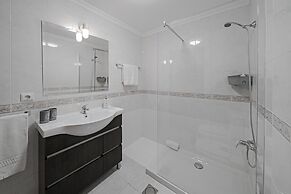 Duplex With sea View, Reis Magos V