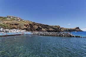 Duplex With sea View, Reis Magos V
