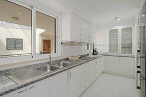 Duplex With sea View, Reis Magos V