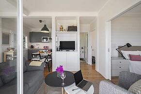 A Haven by the Sea, Casa da Rocha de Baixo,