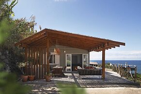 A Haven by the Sea, Casa da Rocha de Baixo,