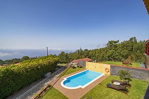 Felicidade Rocha I, for Families, With a Pool