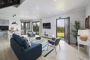 Felicidade Rocha I, for Families, With a Pool