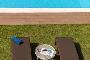 Felicidade Rocha I, for Families, With a Pool