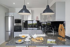 Felicidade Rocha I, for Families, With a Pool