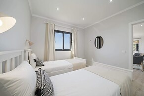 Felicidade Rocha I, for Families, With a Pool